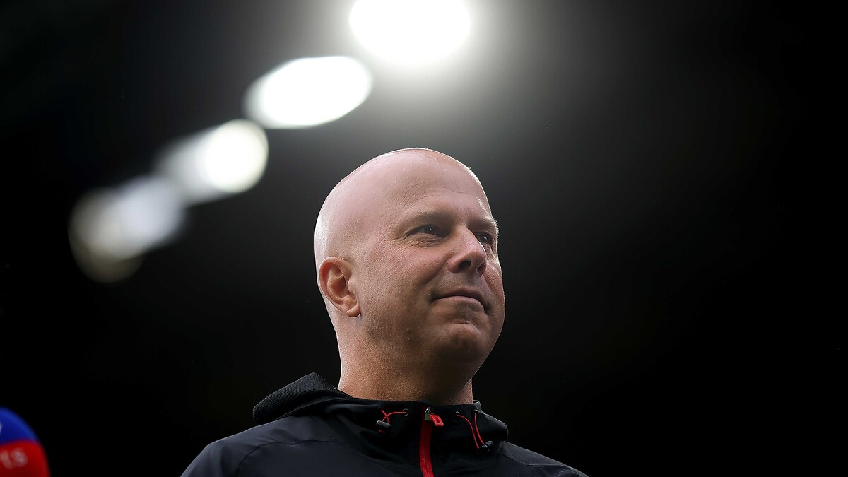 Arne Slot: Bronckhorst'tan her zaman destek alıyorum