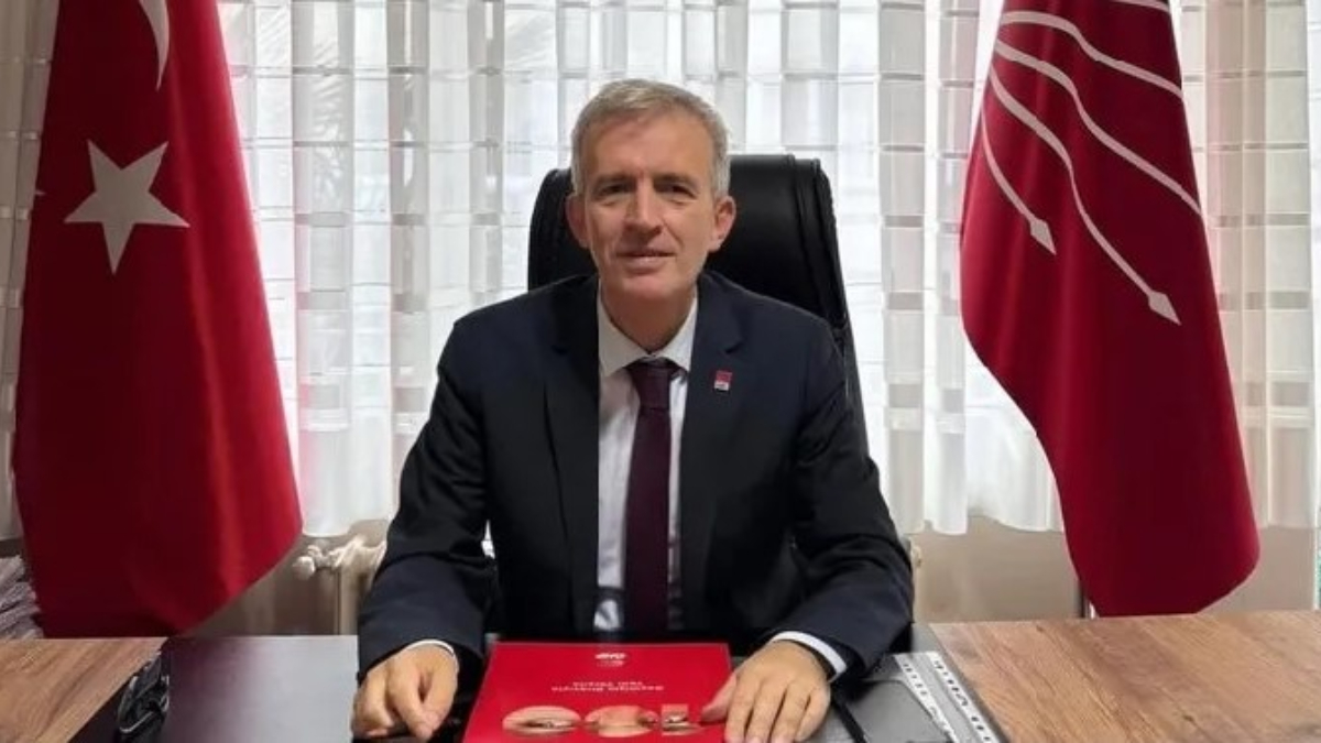CHP'li başkanın ilk icraatı: Kadın üyenin üzerine yürüdü