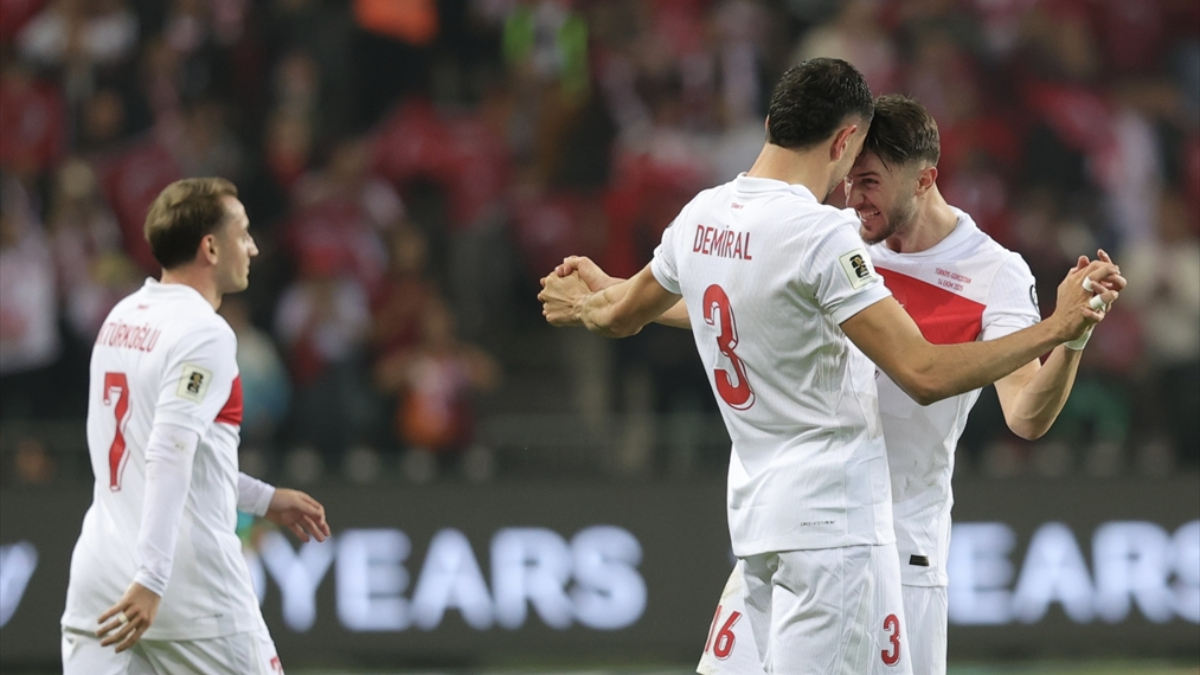 World Cup qualifying roundup: Portugal and record-breaking Ronaldo denied by Hungary