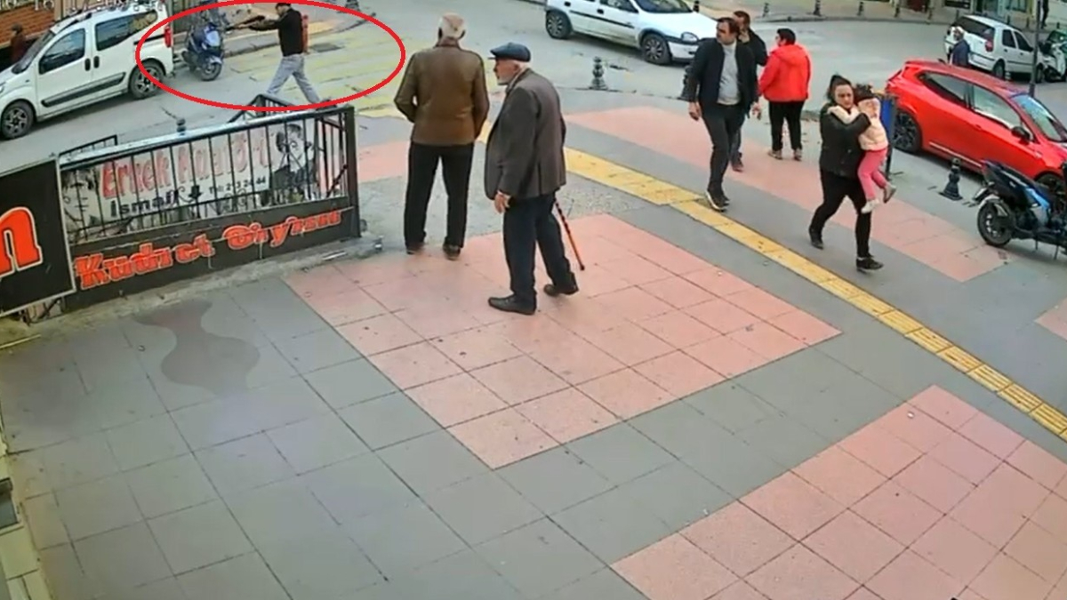 Çankırı'da husumetlisine sokak ortasında defalarca ateş etti