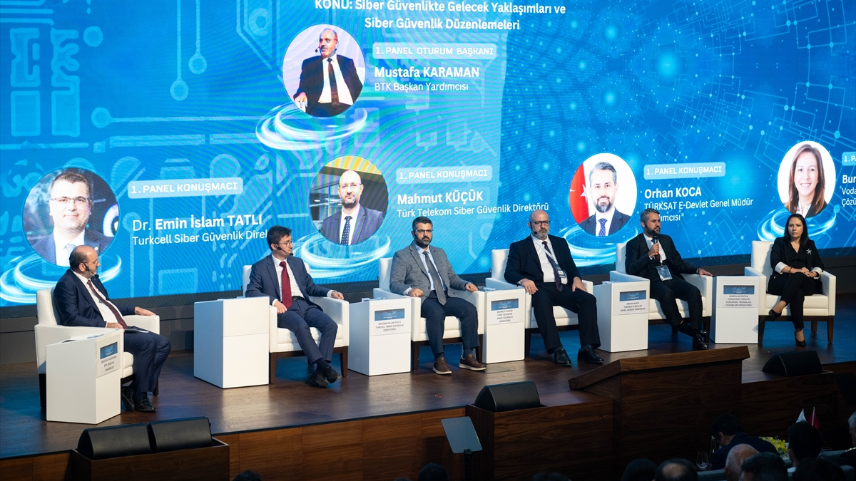 Türkiye'nin e-Devlet'i dost ve kardeş ülkeler tarafından takip ediliyor