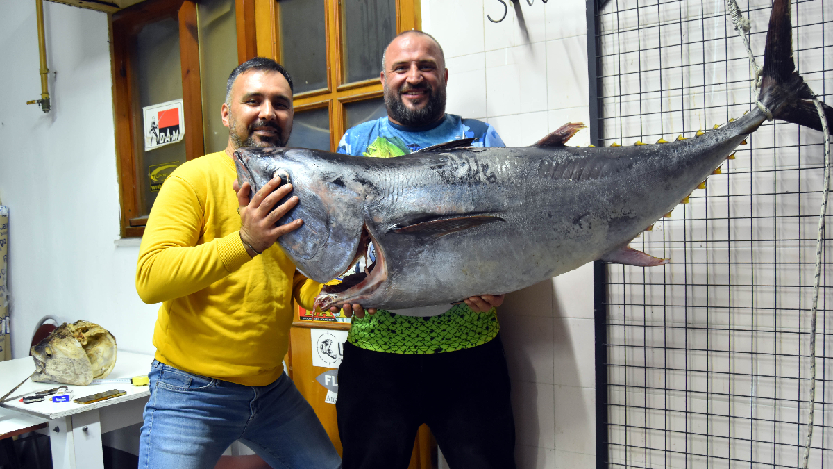 Lüleburgazlı balıkçıdan 73 kiloluk dev orkinos avı