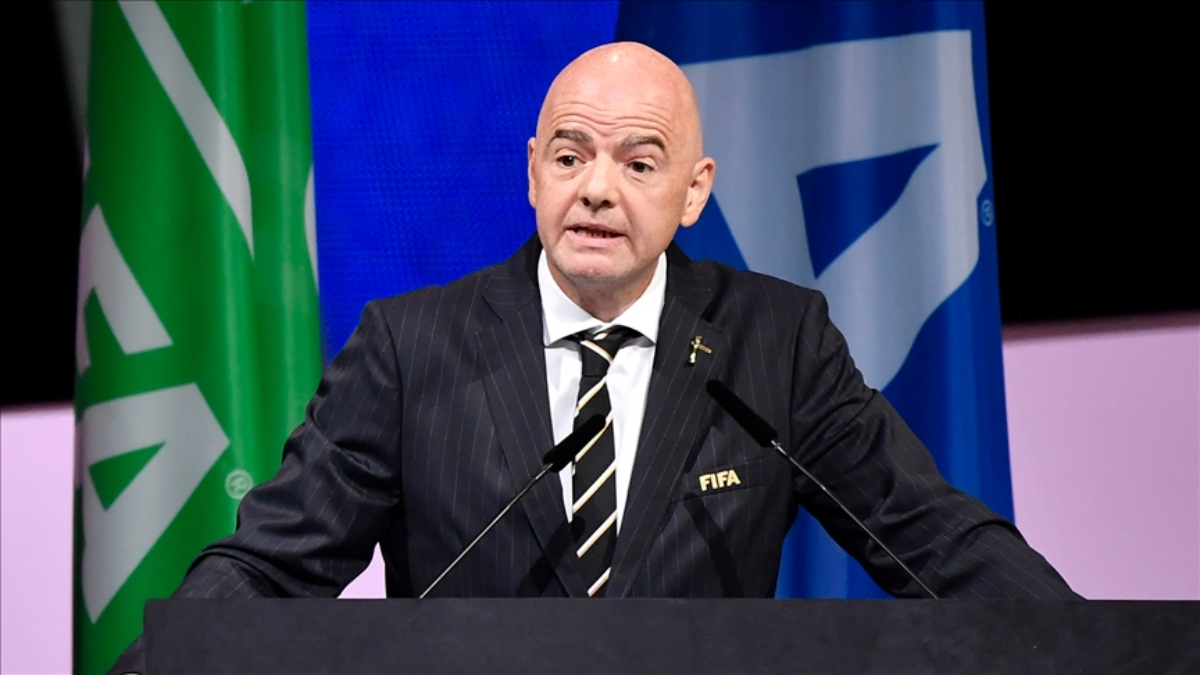 FIFA'dan İran'da stadyumlara kadın taraftarların alınmasına övgü