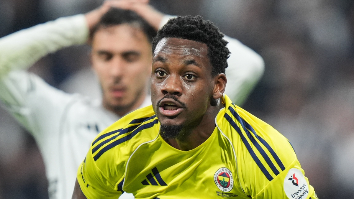 Davranışıyla takdir topladı: Jhon Duran aldığı primi akademiye bağışladı