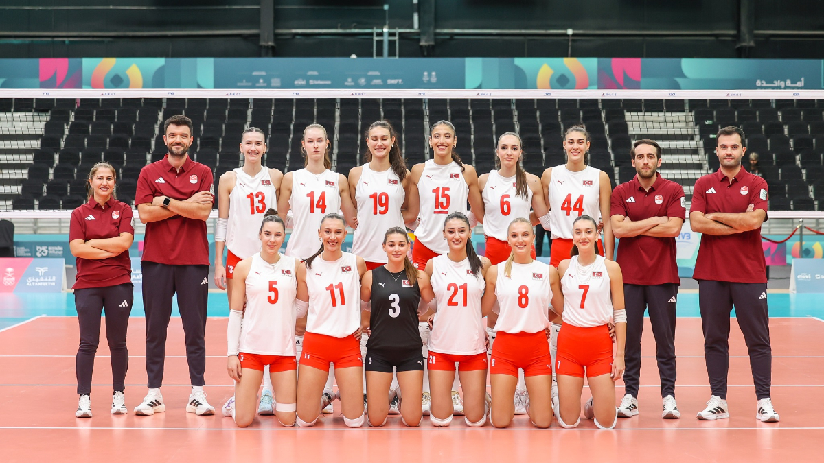Kadın Voleybol Milli Takımı, İran'a set vermedi