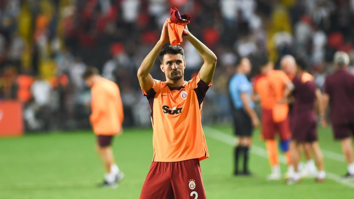 Leo Dubois, futbolu bıraktığını açıkladı