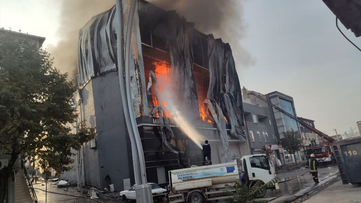 Kocaeli'de yangında hayatını kaybedenlerin otopsi işlemleri tamamlandı
