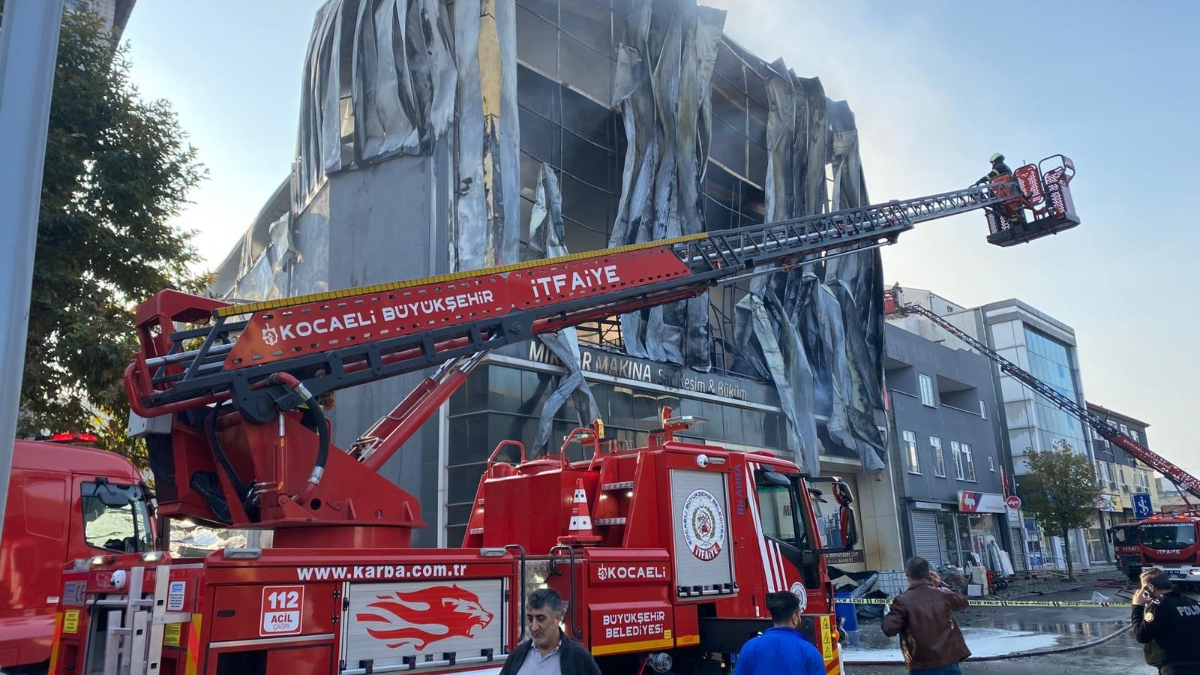 Kocaeli'deki yangında ölenlere hakaret ve küfür ettiler