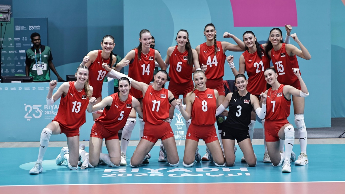 Kadın Voleybol Milli Takımı, Azerbaycan'a set vermedi