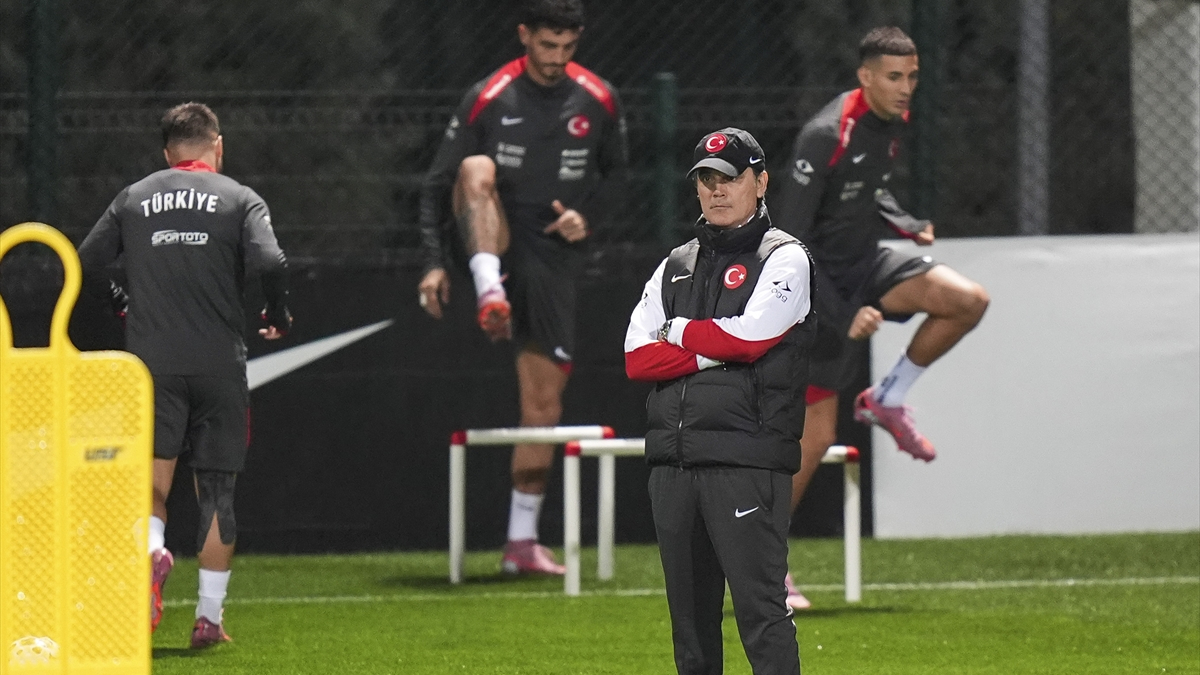 A Milli Takım, Bulgaristan ve İspanya maçlarının hazırlıklarına başladı