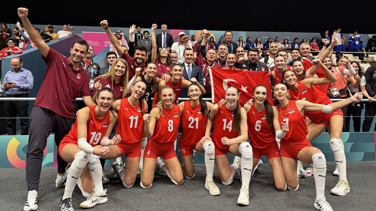 Yunus Öçal: Altın madalya bütün Türk halkına armağan olsun