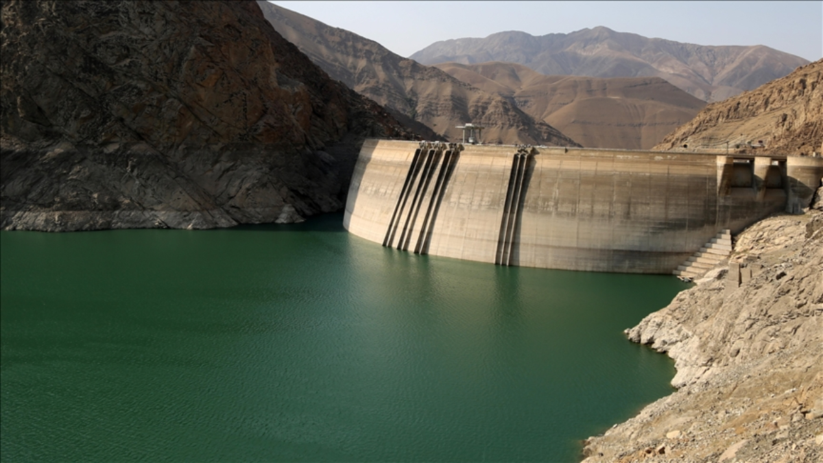 İran'da yağışlar durdu, barajlar boşaldı