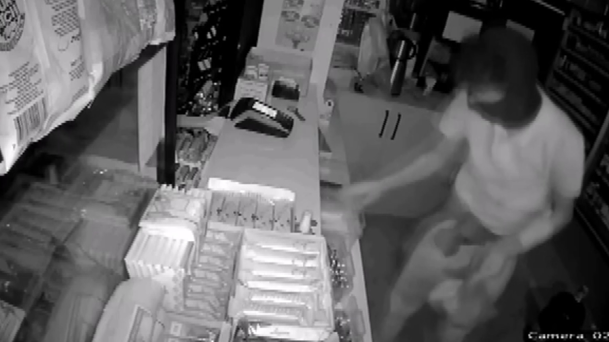 Ankara'da iş yerlerinde para ve sigara çalan şüpheliler yakalandı