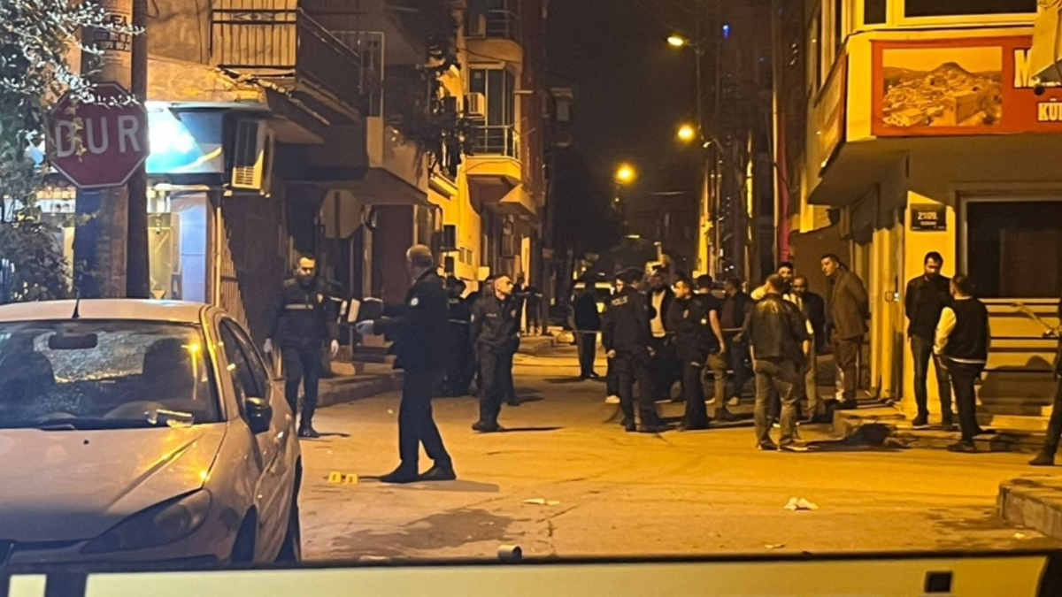 İzmir'de sokak ortasında işlenen cinayete 4 tutuklama