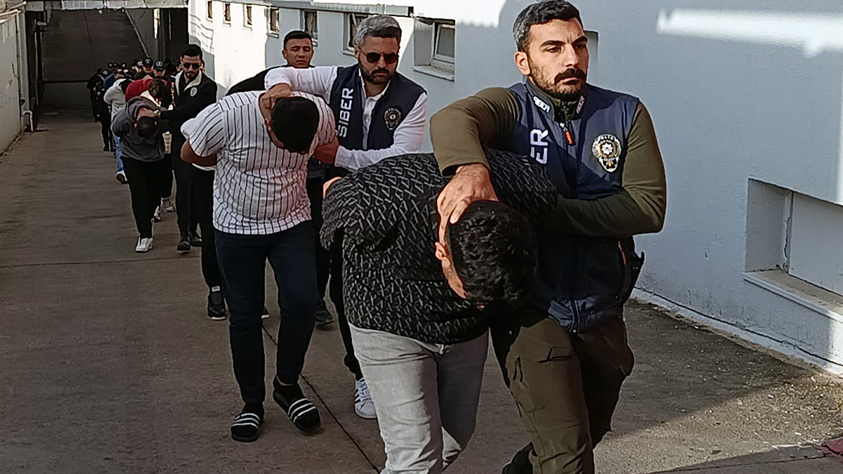 Adana'da 'Sazan Sarmalı' şebekesi çökertildi: Sizi dolandırdım, hakkınızı helal edin