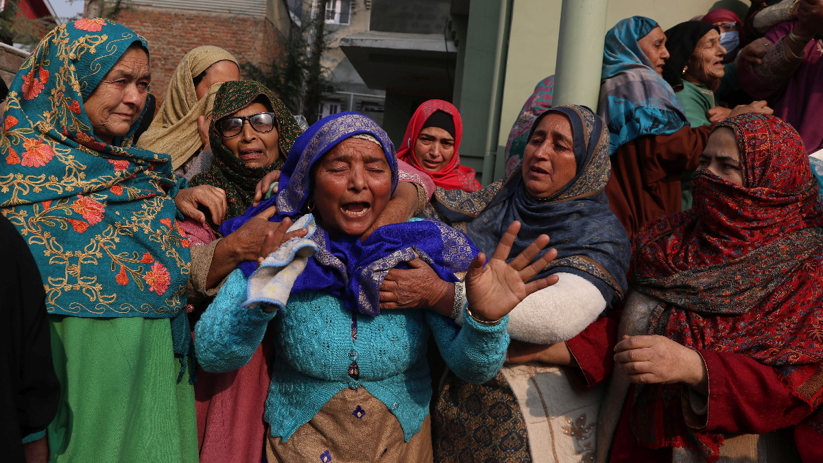 Hindistan'da karakolda meydana gelen patlamada 9 kişi hayatını kaybetti