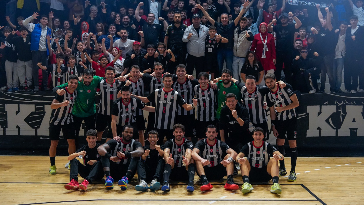 Beşiktaş Erkek Hentbol Takımı, PAOK'u devirdi