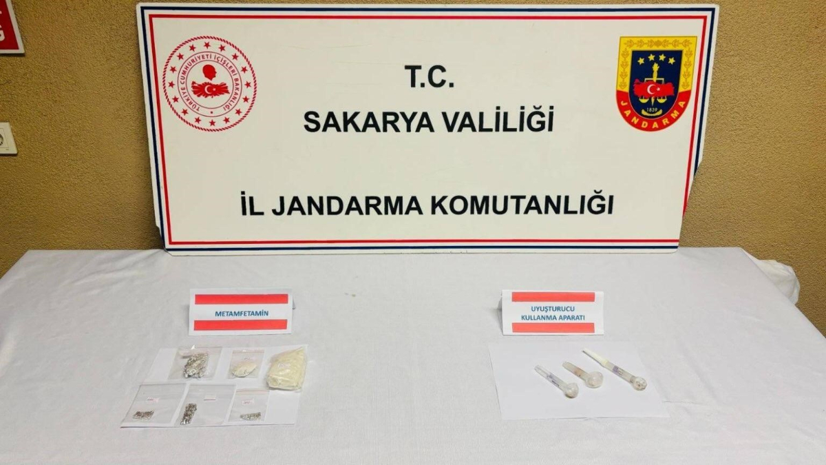 Sakarya'da satışa hazır halde getirilen uyuşturucuları jandarma yakaladı