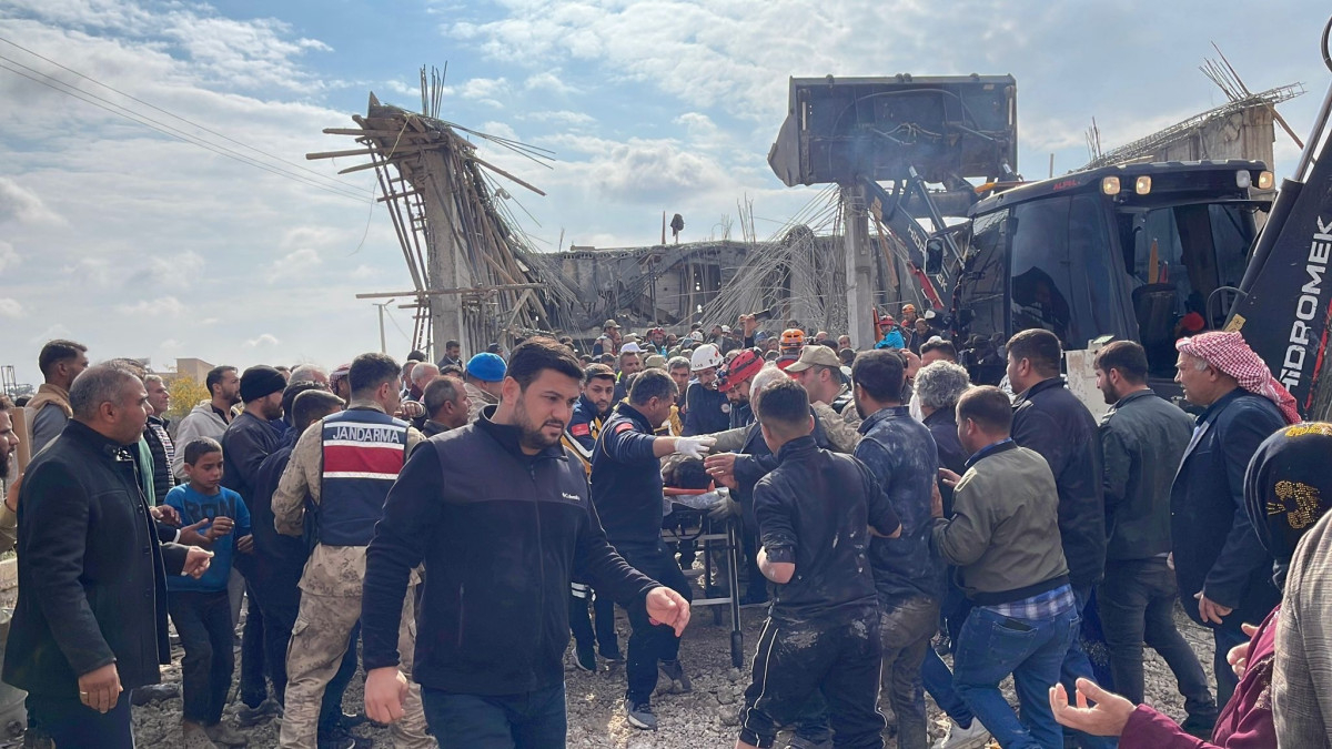 Şanlıurfa’da beton dökümü sırasında göçük: 5 yaralı