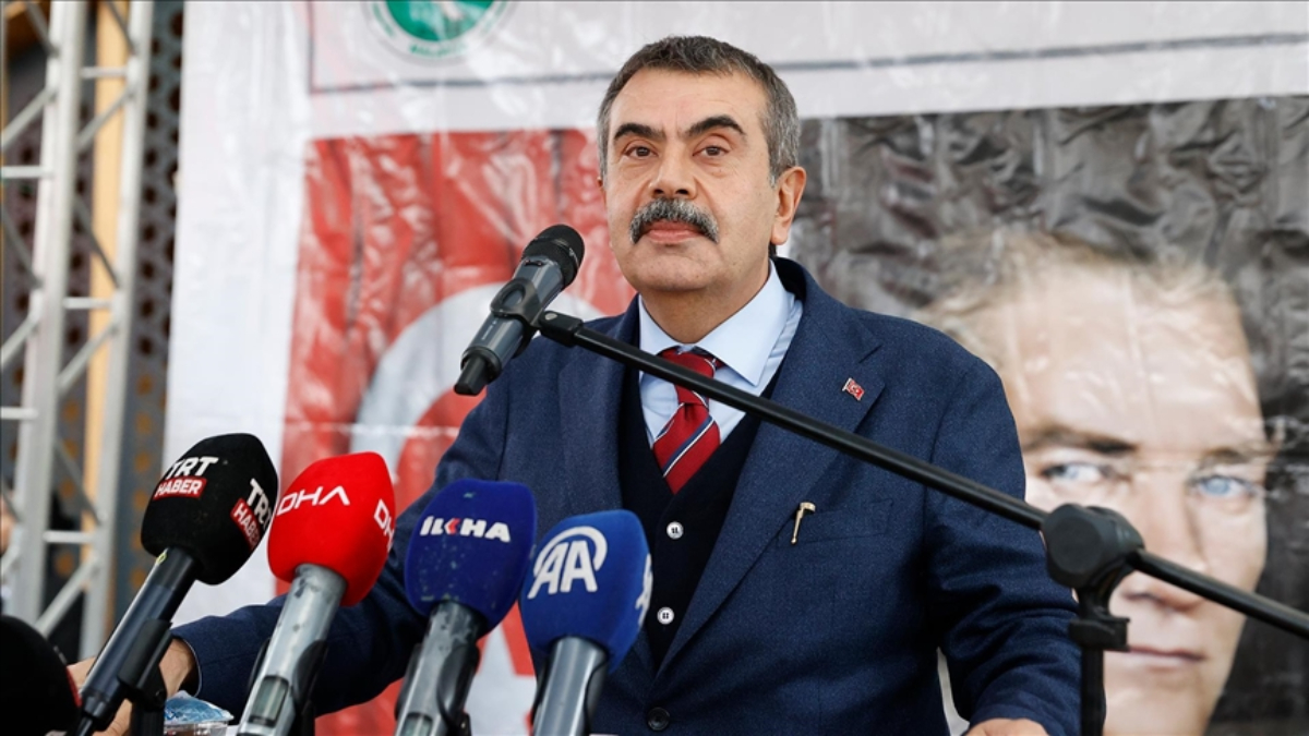 Yusuf Tekin: Çocuklarımızın doğru bilgiye erişebilecekleri bir müfredat geliştirdik