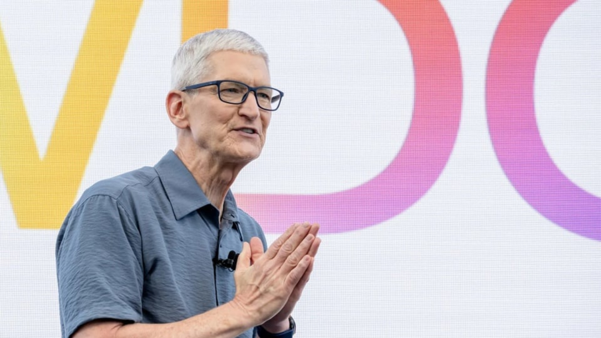 Apple CEO'su Tim Cook görevden ayrılıyor: Yerine kim geçecek