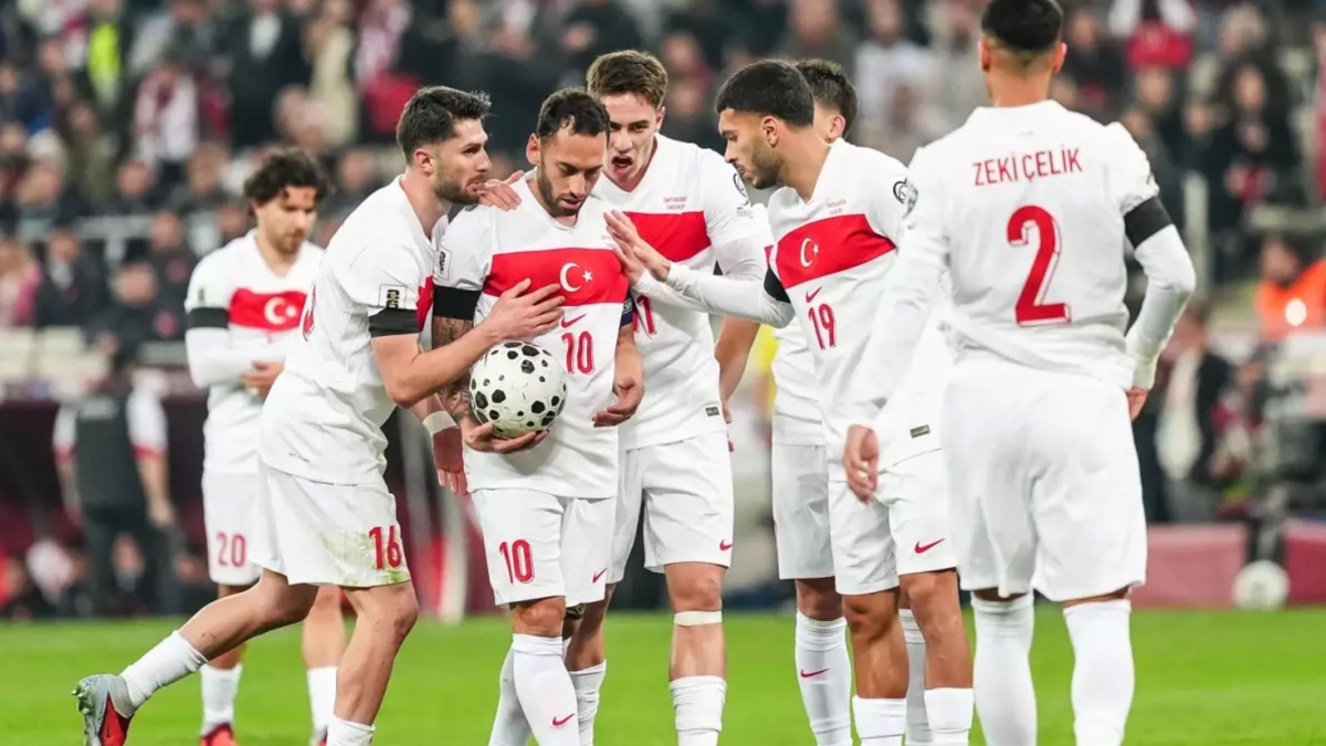 İspanya - Türkiye: Muhtemel 11'ler