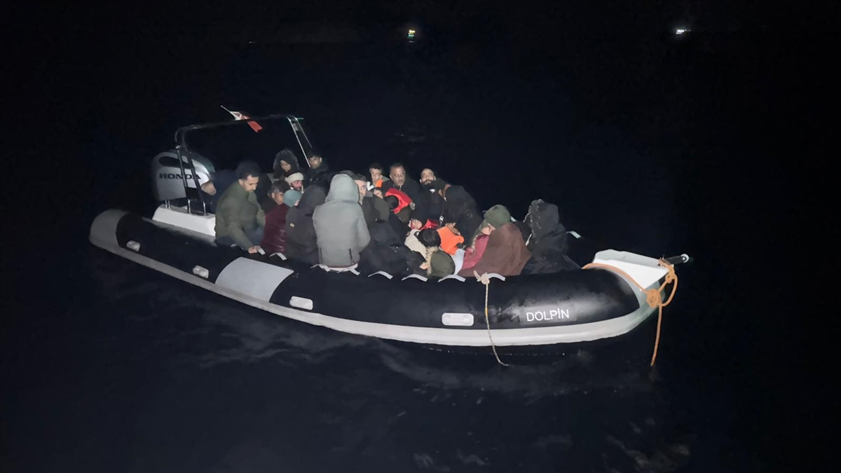 Muğla açıklarında mahsur kalan 31 kaçak göçmen kurtarıldı