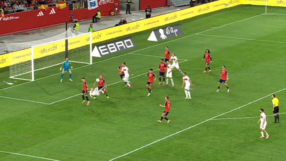 Barış Alper Yılmaz'dan İspanya maçında nefis röveşata!