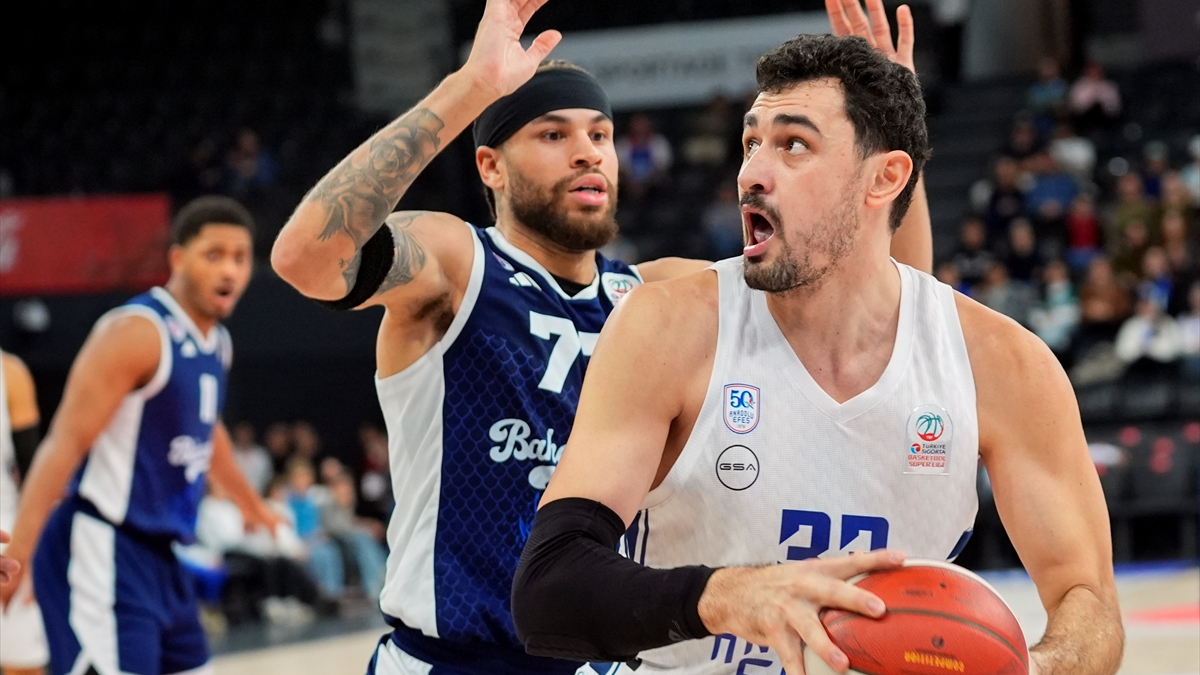 Anadolu Efes'te Erkan Yılmaz, 3 hafta yok