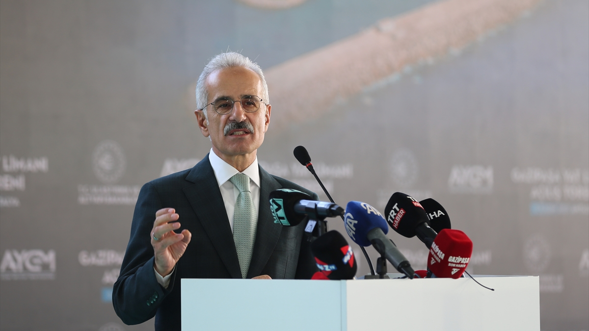 Türkiye'nin bölünmüş yol ağı 22 yılda yaklaşık 5 katına çıktı