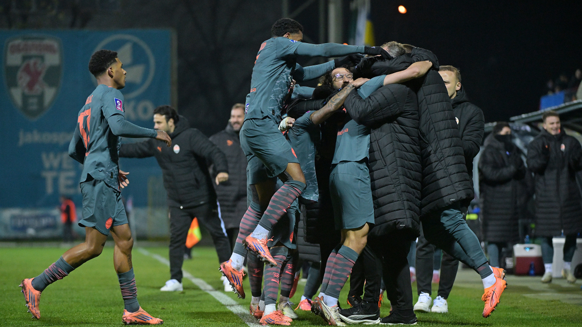Arda Turan'ın çalıştırdığı Shakhtar Donetsk 6 golle kazandı