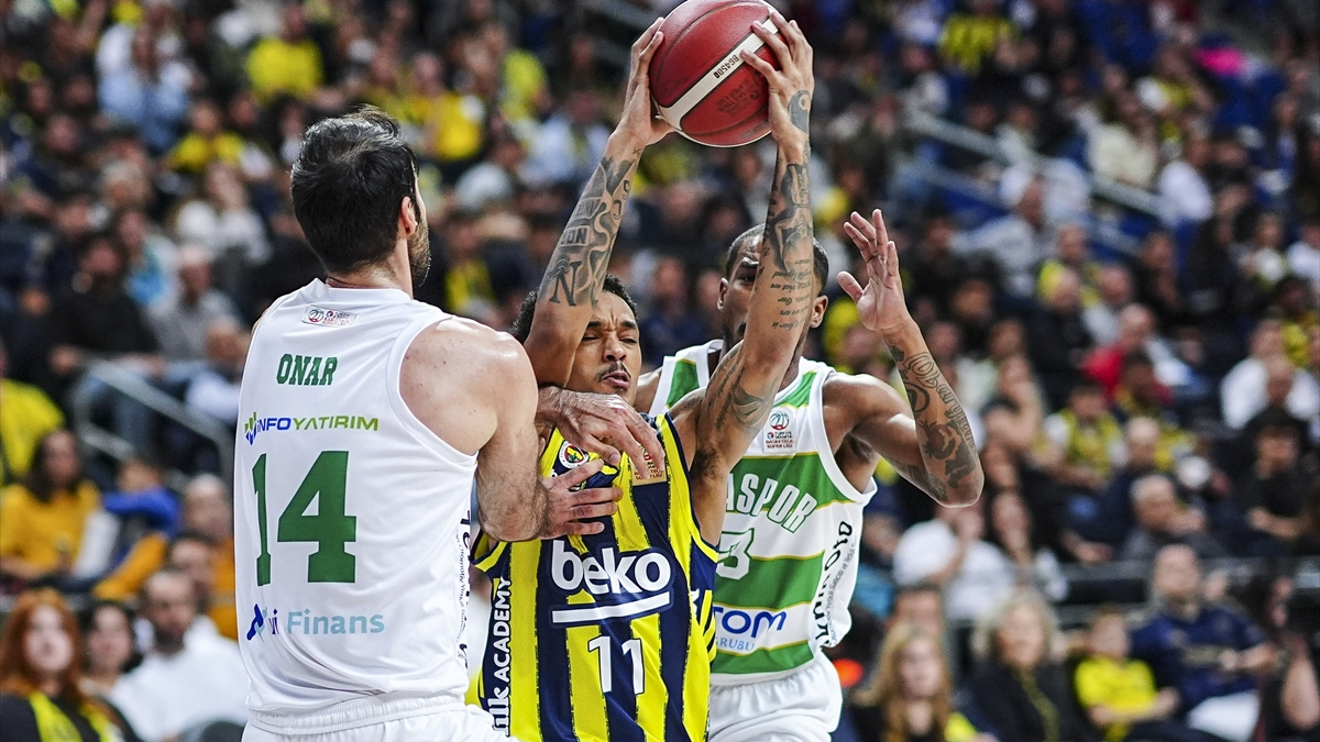 Fenerbahçe, Bursaspor Basketbol'a şans tanımadı