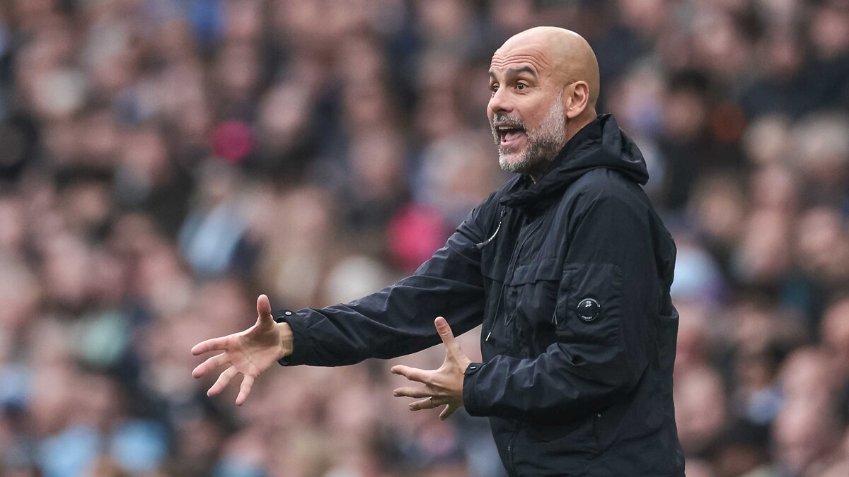 Pep Guardiola, tepki gösterdiği kameramandan özür diledi