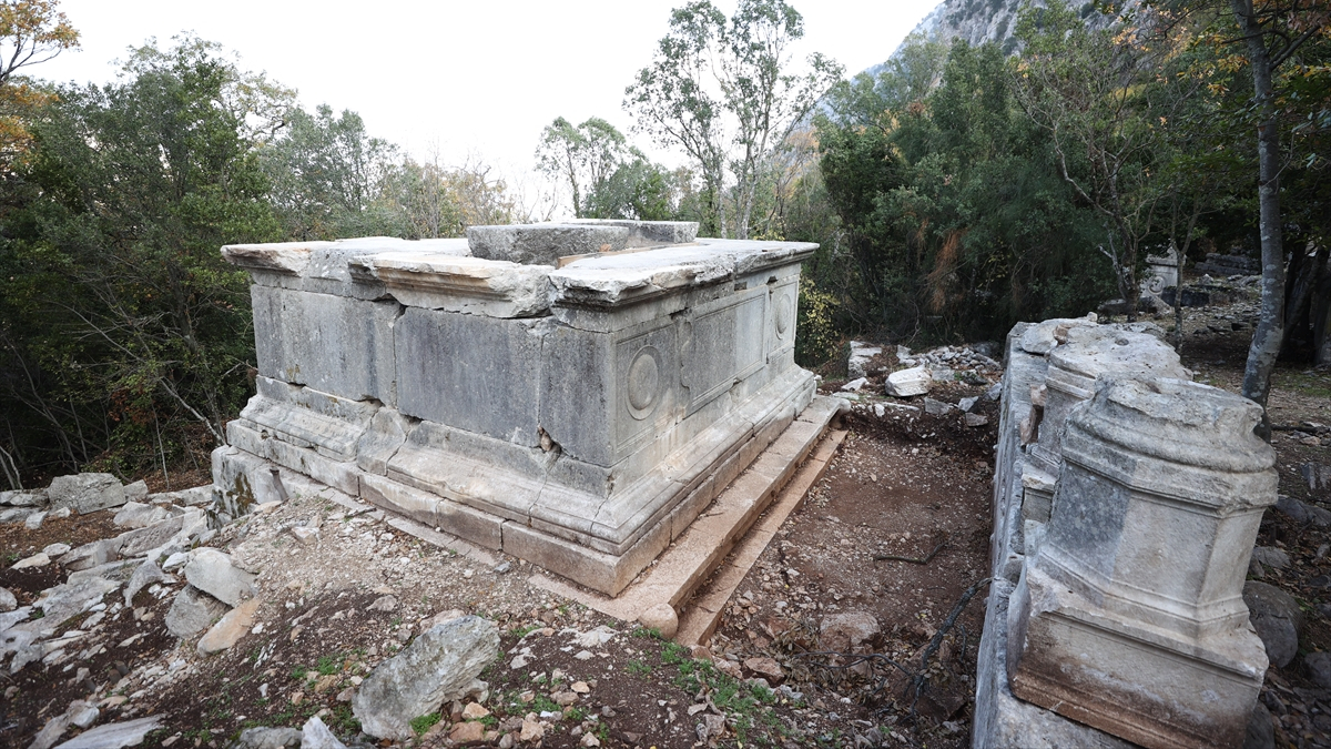 Termessos’ta ilk kazı: 14 metrelik anıt mezarlar ayağa kalkıyor