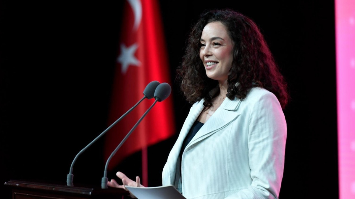 İlk 30'a girememişti! Azra Akın'dan Ceren Arslan'a destek geldi