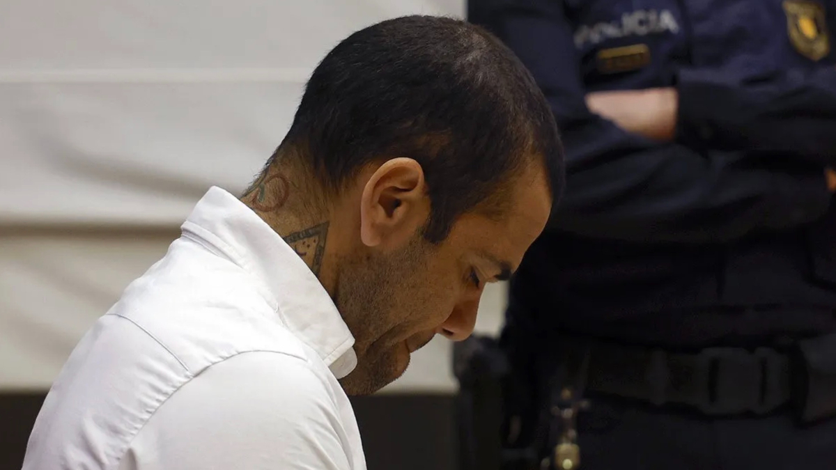 Dani Alves kilisede vaaz vermeye başladı