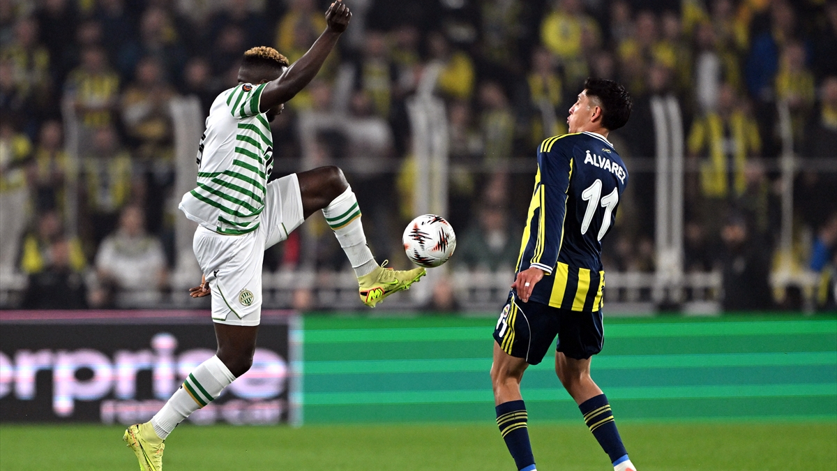 Edson Alvarez'den Galatasaray derbisi açıklaması