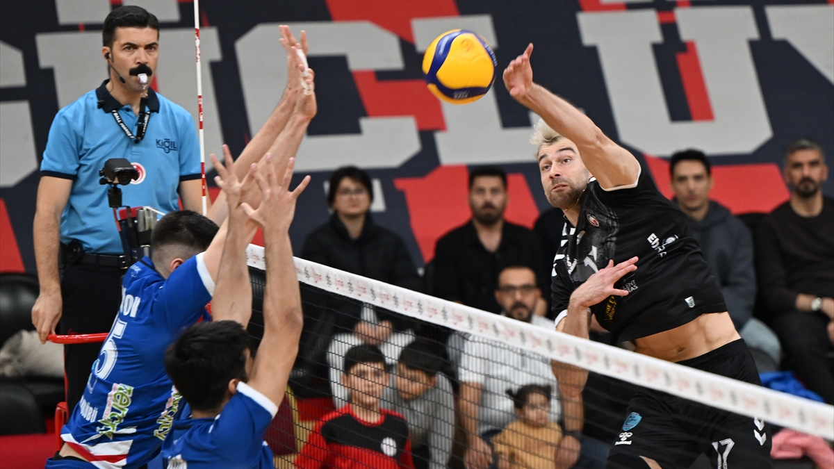 İstanbul Büyükşehir Belediyespor, Gaziantep Gençlikspor'a set vermedi