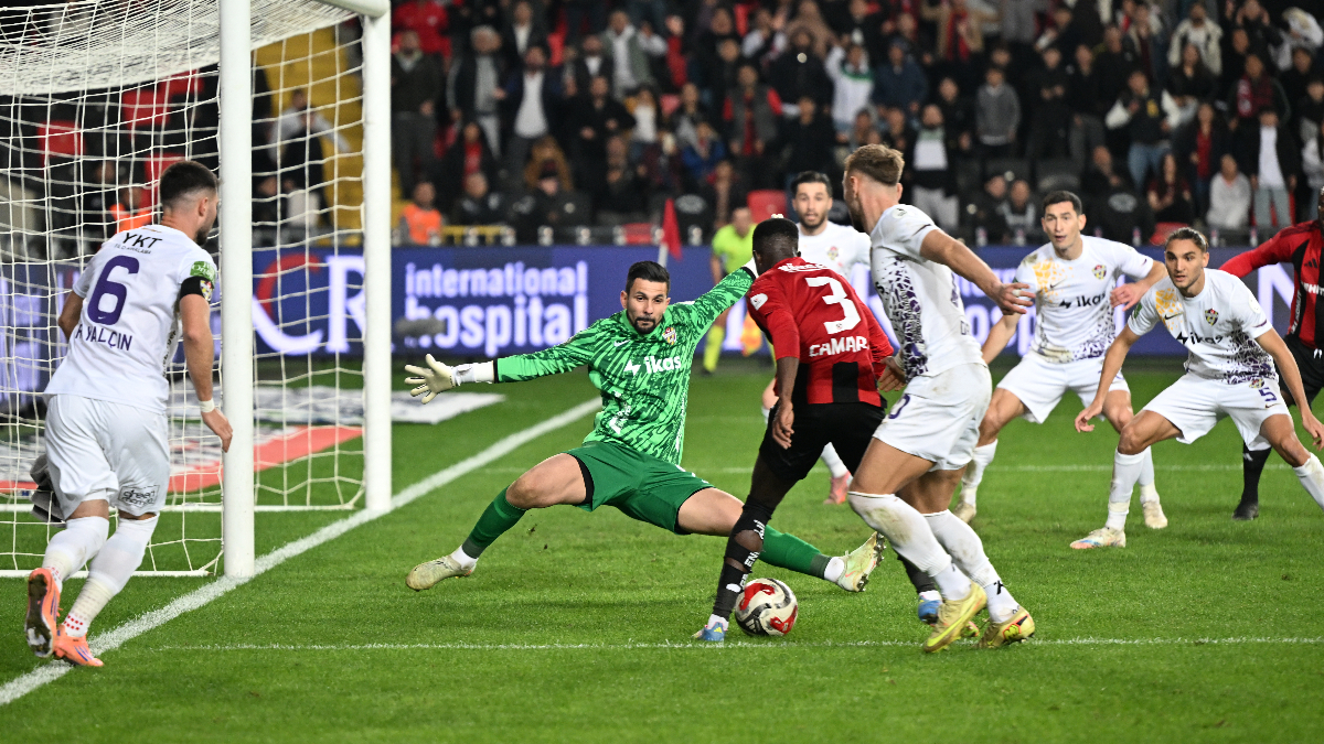 Gaziantep FK, Eyüpspor’a sahasında 2-1 mağlup oldu: Boateng'in kavga esnasında attığı gol maça damga vurdu