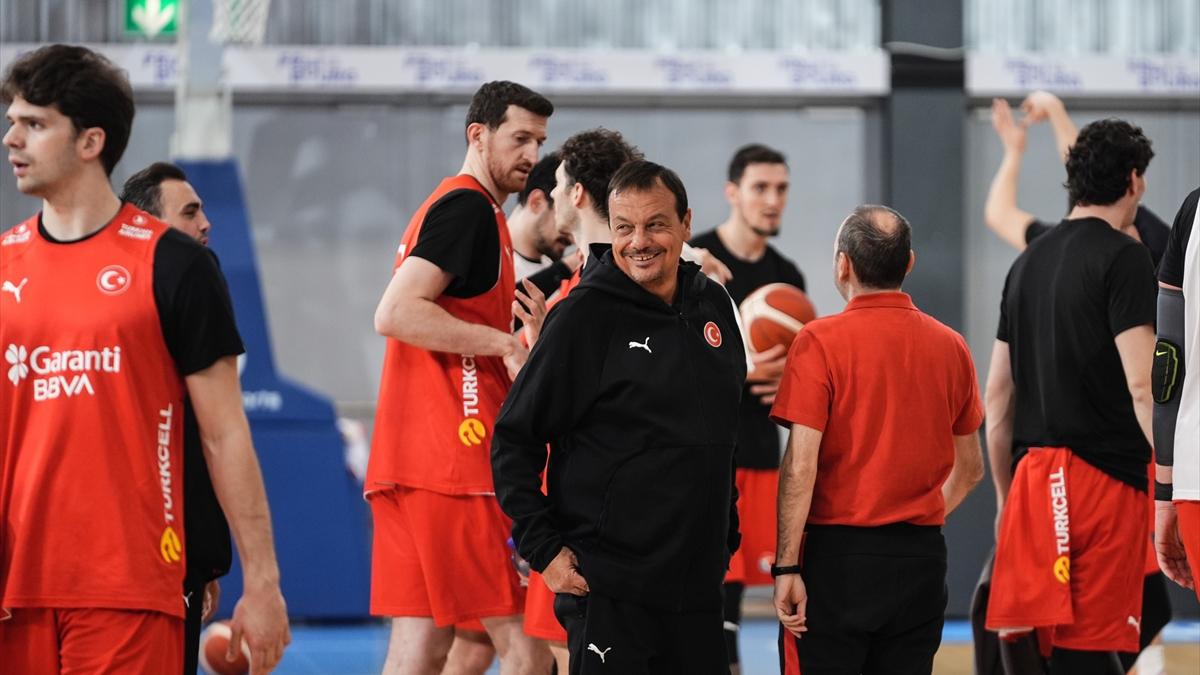 Ergin Ataman: Hücumda kontrolü bırakmadan oynamamız lazım
