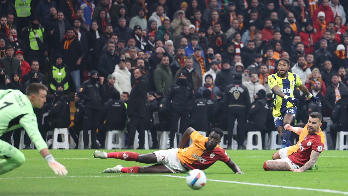 Süper Lig'de dev derbinin sonucu iki takımı da nasıl etkiler?