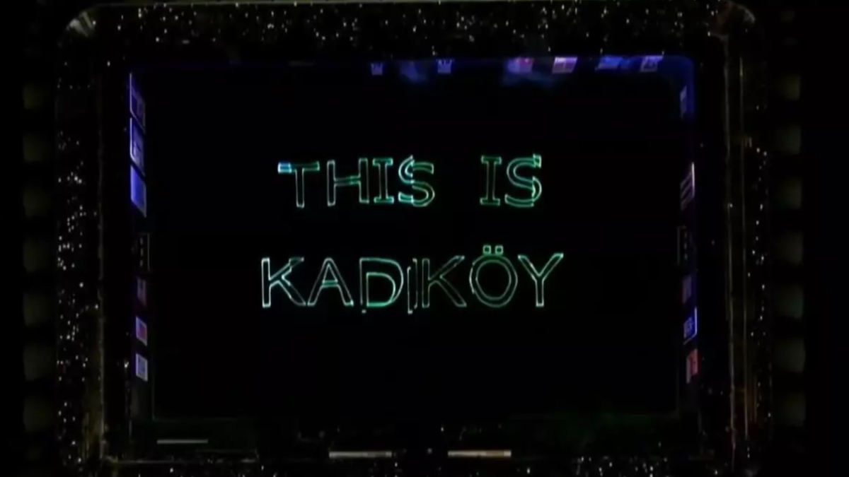 Fenerbahçe'den koreografi ve ışık gösterisi