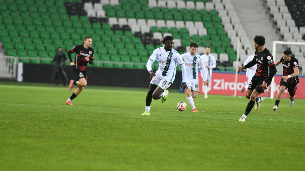 Gençlerbirliği, Sakaryaspor deplasmanında galip