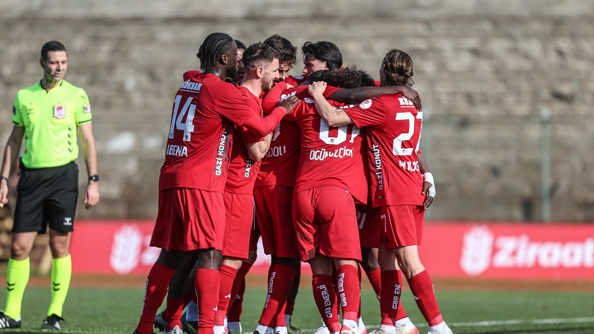 Gaziantep FK, Yalova FK karşısında turladı