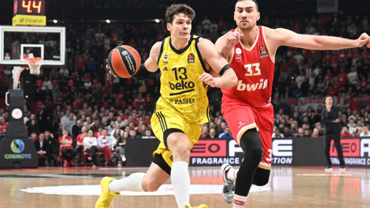 Olympiakos-Fenerbahçe maçı aşırı yağış nedeniyle ertelendi