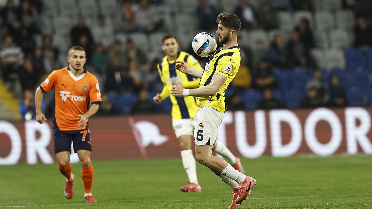 Fenerbahçe ile Başakşehir ligde 35. randevuda
