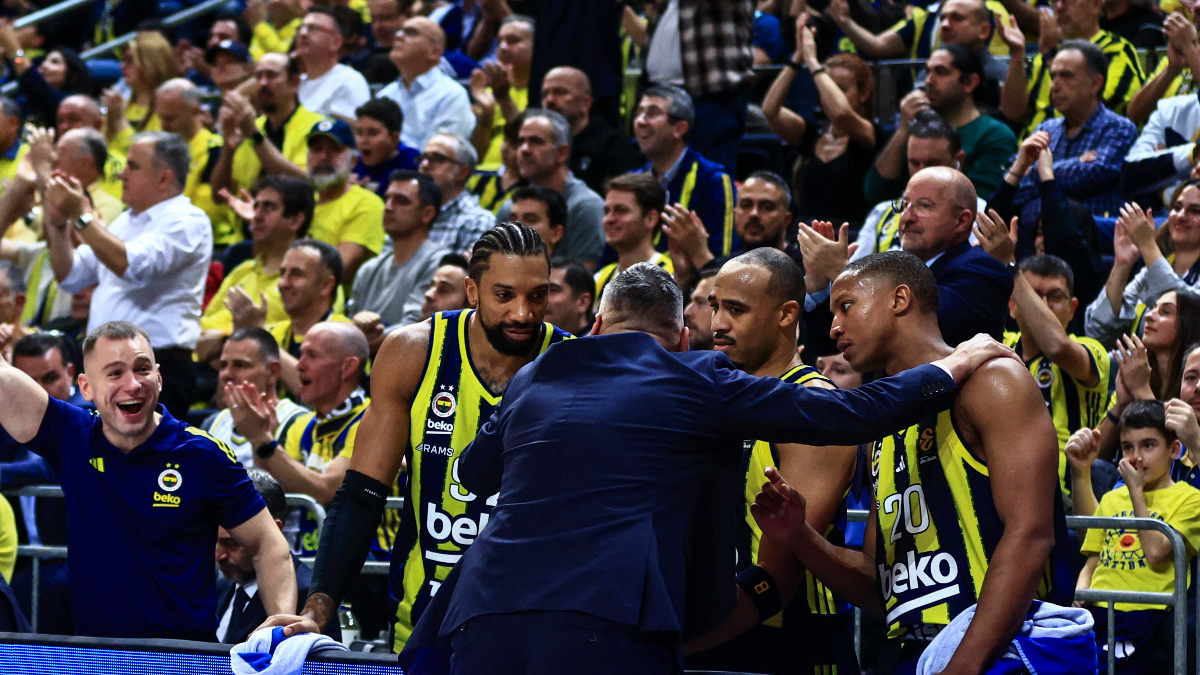 Fenerbahçe'den Olympiakos maçının ertelenmesiyle ilgili açıklama
