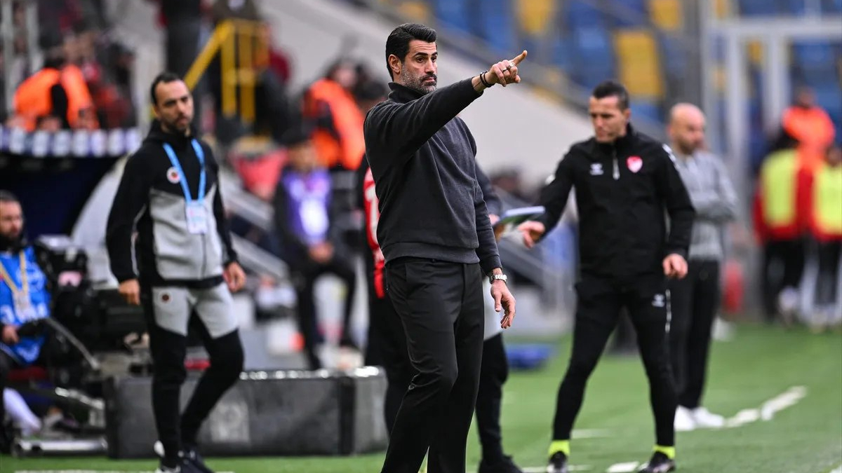 Volkan Demirel'den istifa sorusuna sert yanıt: Seni arayıp sana mı söylemem lazımdı