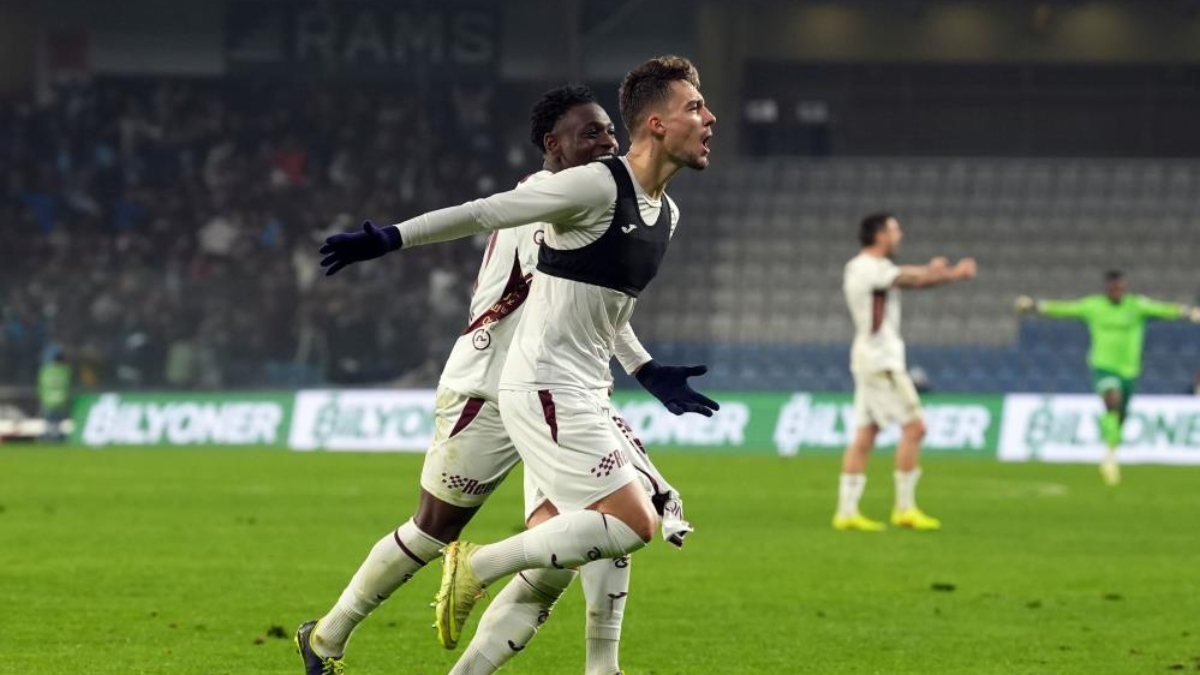 Beşiktaş karşısında Trabzonspor'un gol umudu Ernest Muçi...