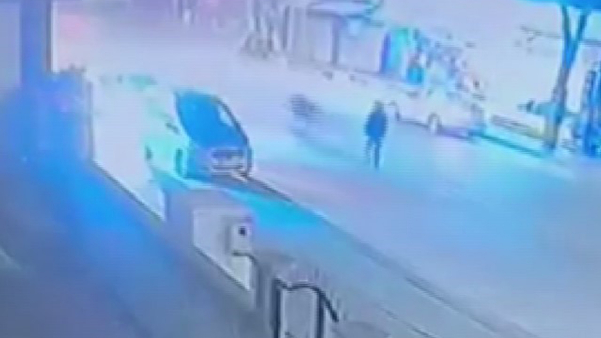 Konya'da yolun karşısına geçmek isteyen çocuğa motosiklet çarptı